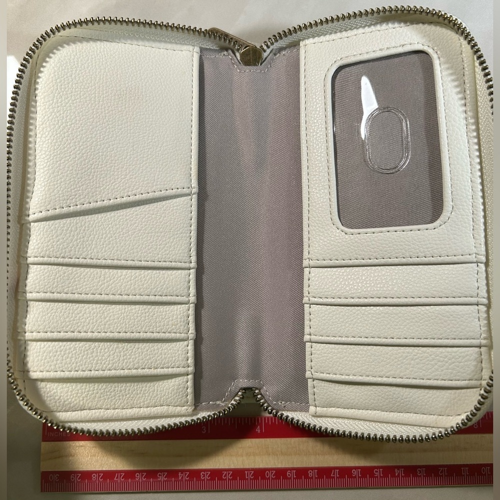 White Thirty-One Wallet - Picture 5 of 5